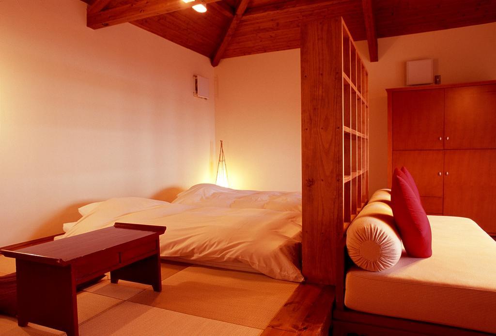 Ishiyama Rikyu Gosoku No Kutsu Hotel Амакуса Екстериор снимка