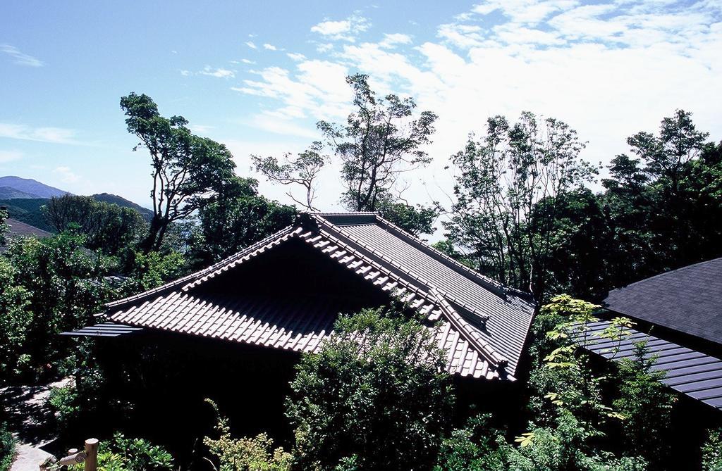 Ishiyama Rikyu Gosoku No Kutsu Hotel Амакуса Екстериор снимка